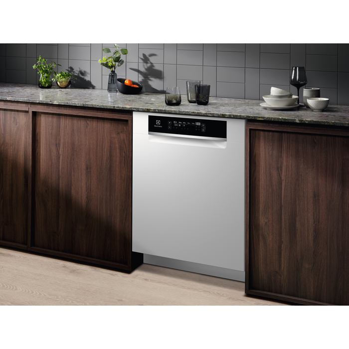 Electrolux - Oppvaskmaskin 60 cm - ESS87300UW